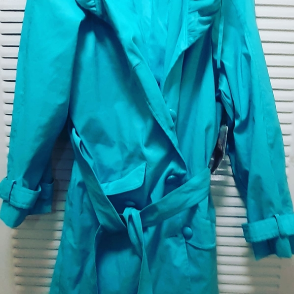 Coat - Picture 2 of 2